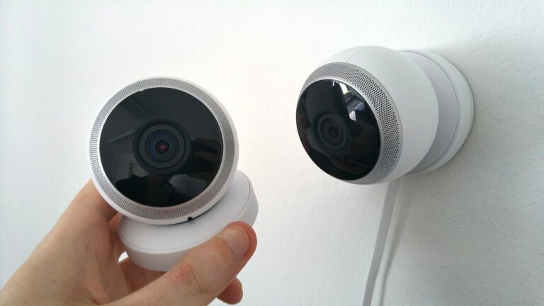 Kamery IP to praktyczny element wyposażenia inteligentnego budynku