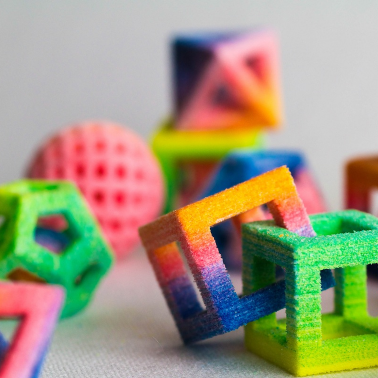 Kolorowe modele wykonane w druku 3D Colorjet Printing