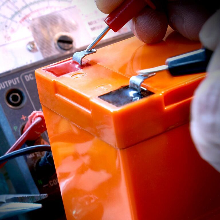 Jak ładować akumulator żelowy - poradnik - okładka artykułu Botland Blog