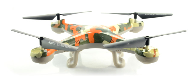 Konstrukcja wykonana z wysokiej jakości materiałów sprawia, że dron jest odporny na upadki