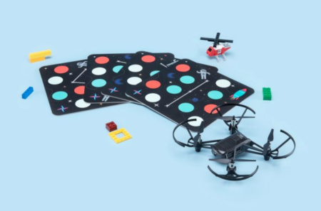 Dron z akcesoriami