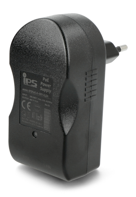 Adapter firmy IPS z gniazdami RJ45.