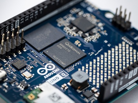 Arduino Uno Q 2 GB