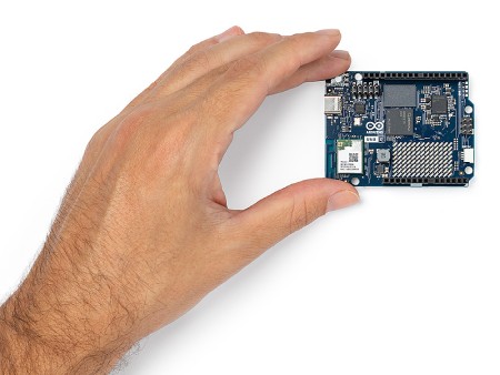 Arduino Uno Q 4 GB